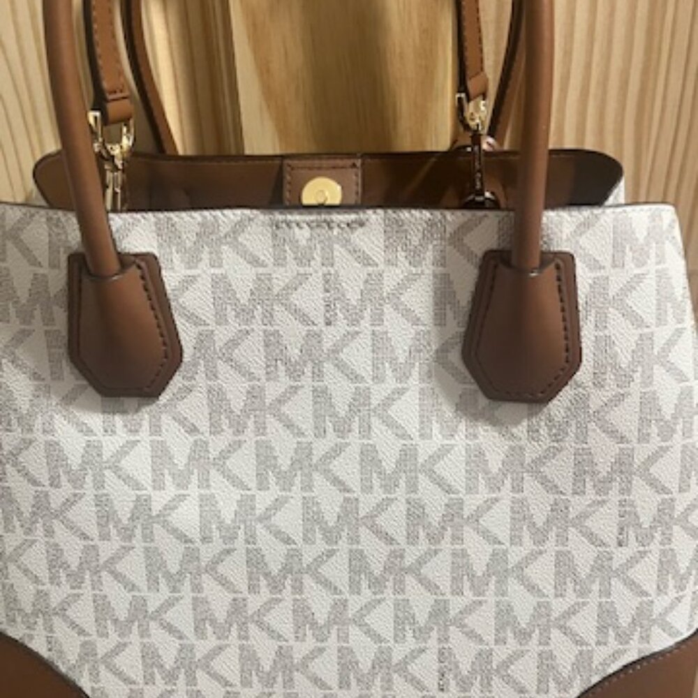 Michael Kors Mercer Gallery Medium Center Zip Tote - Picture 2 of 14